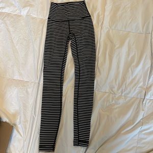 Women’s Lululemon Wunder Under High Rise Leggings Size 2